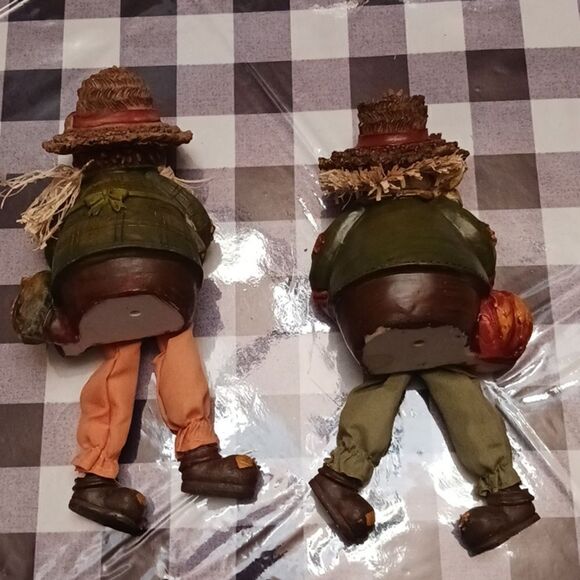 Seasonal Set of 2 Scarecrow Ceramic Shelf Sitter Figurines - Picture 4 of 7